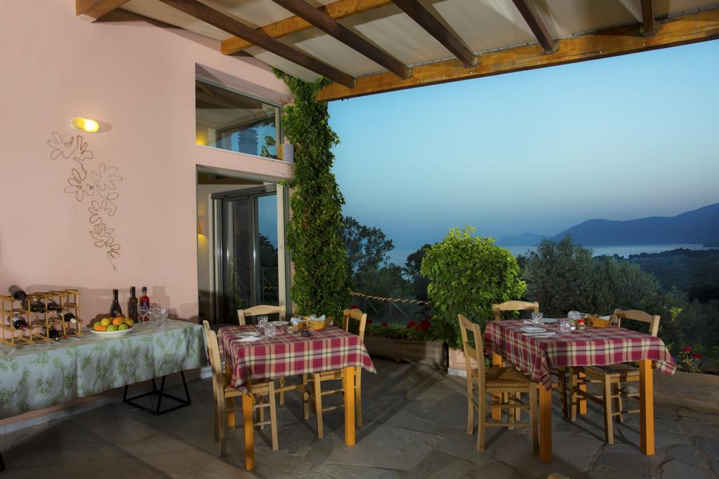 Eleonas hotel Rovies Exterior foto